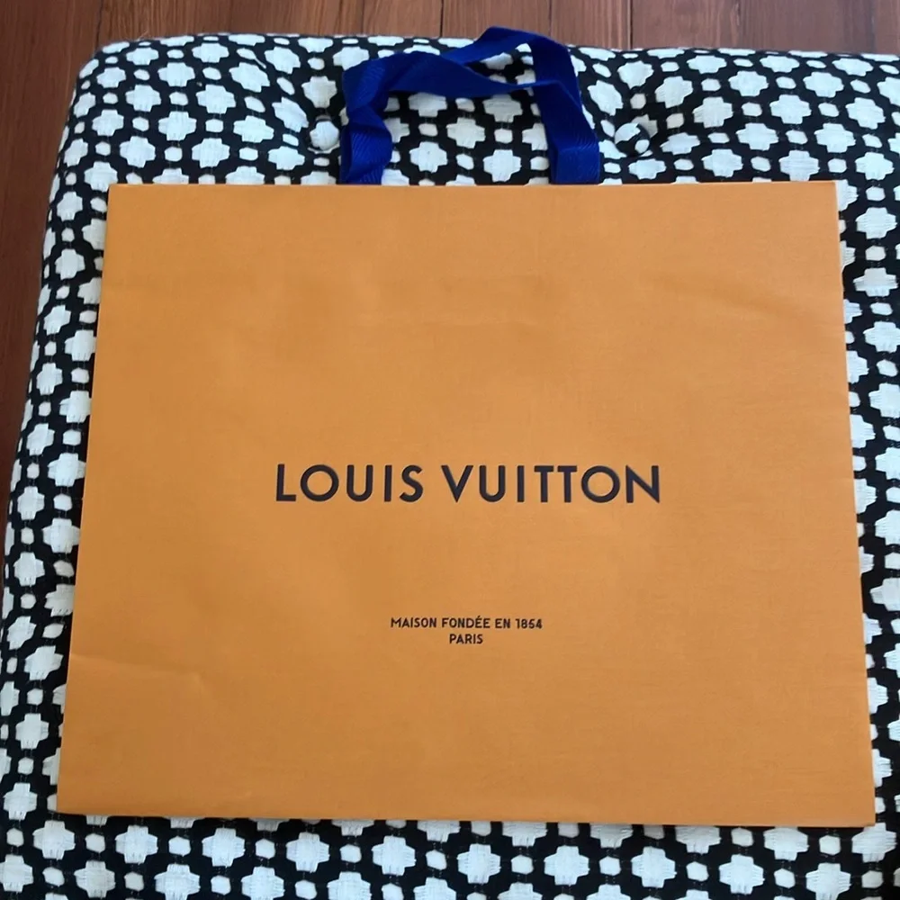 Set of 5 Louis Vuitton Medium Shopping Bags - Picture 2 of 6